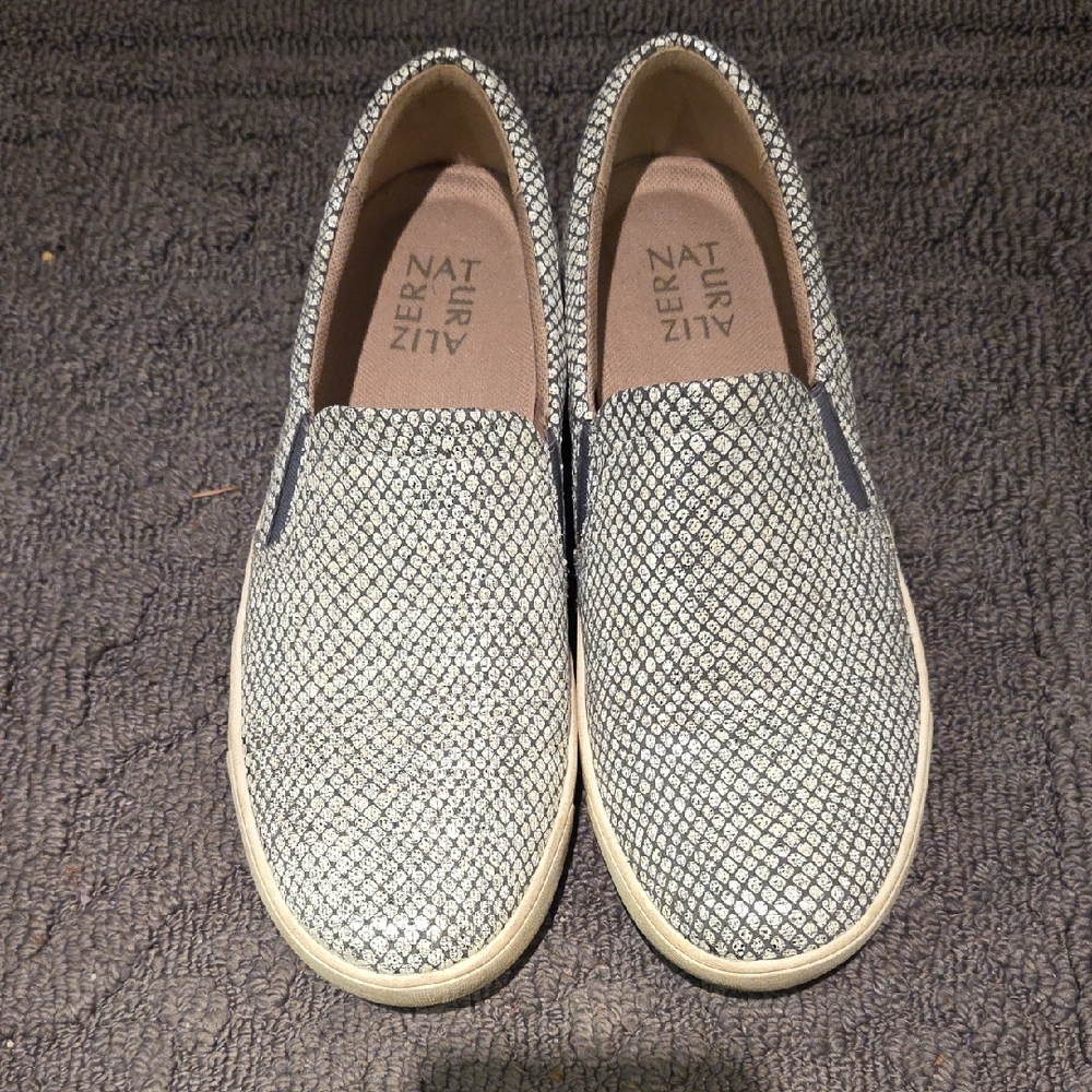 Naturalizer Textured Gray Slip-Ons